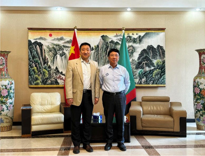 Wang Pingwei, chairman of China Mineral Resources, met with Han Jing, Chinese Ambassador to Zambia